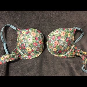 Victoria’s Secret 34 DD Push Up Bra